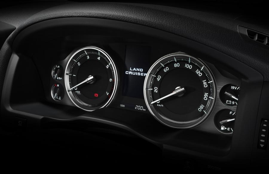  Toyota Land Cruiser 200 2015 года  (JP) (фото 8 из 8)